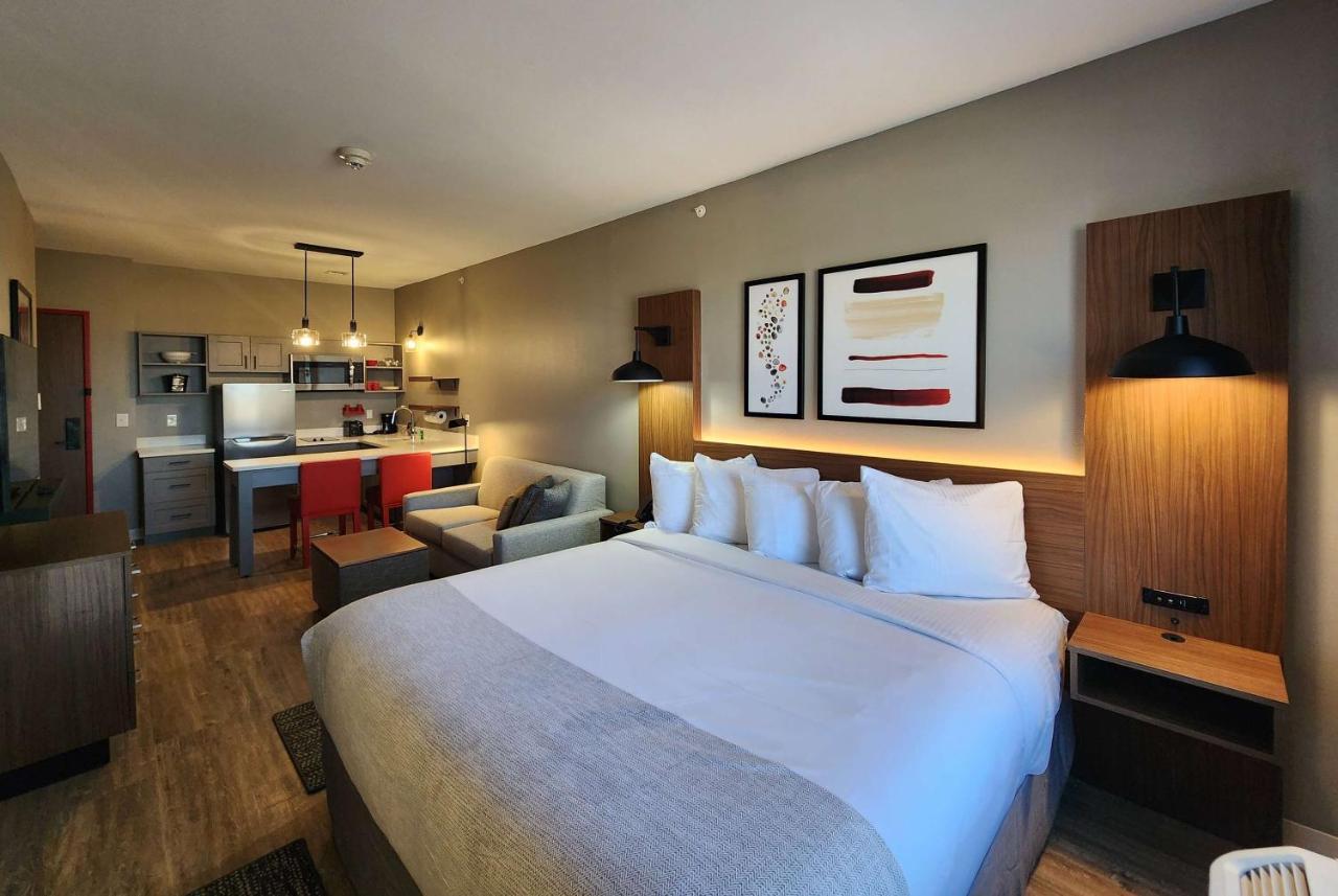 Hawthorn Suites By Wyndham Дел Рио Екстериор снимка